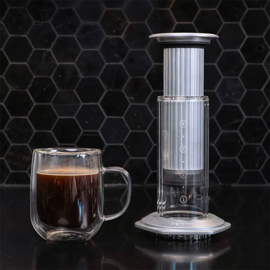 AeroPress Premium Coffee Press – Glas & Edelstahl